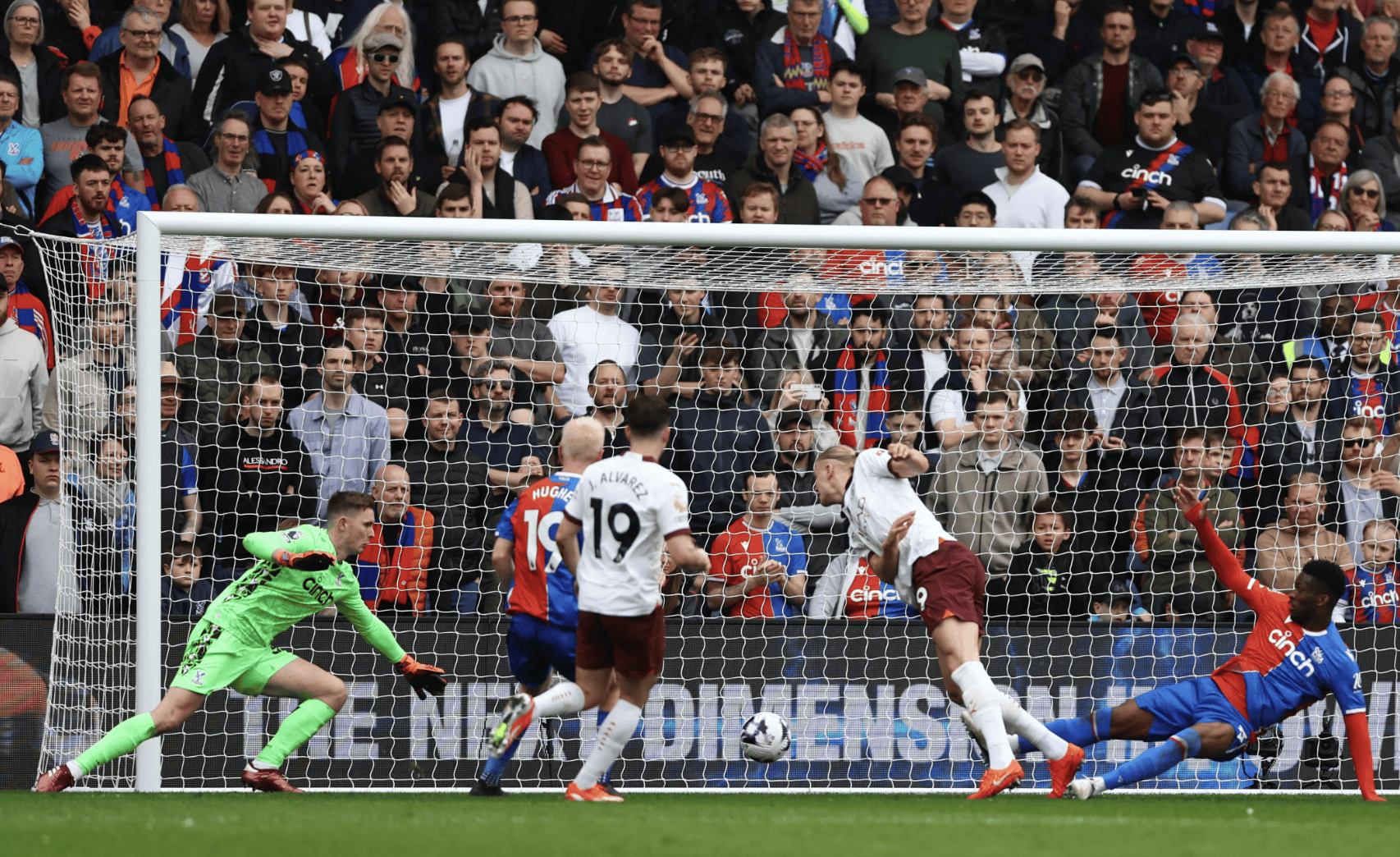 切尔西主场不敌曼城,继续领跑英超的简单介绍 切尔西主场不敌曼城,继续领跑英超的简单介绍